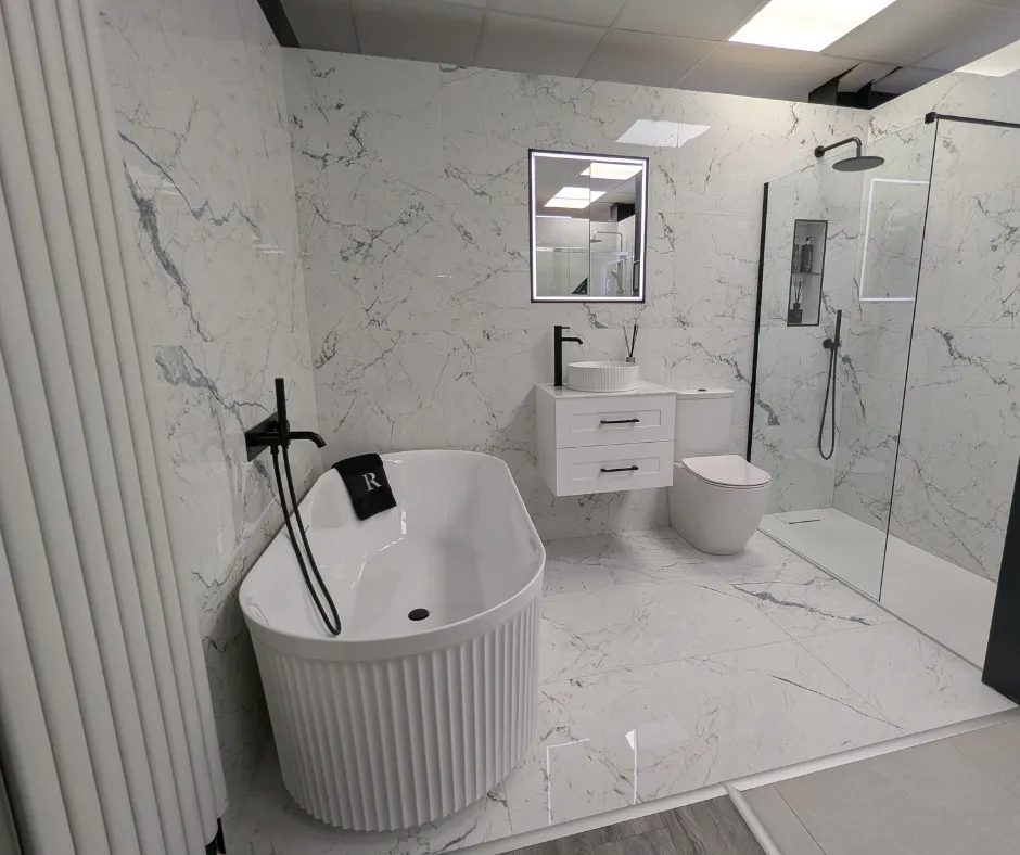 Spacious and Luxurious Bathroom Design